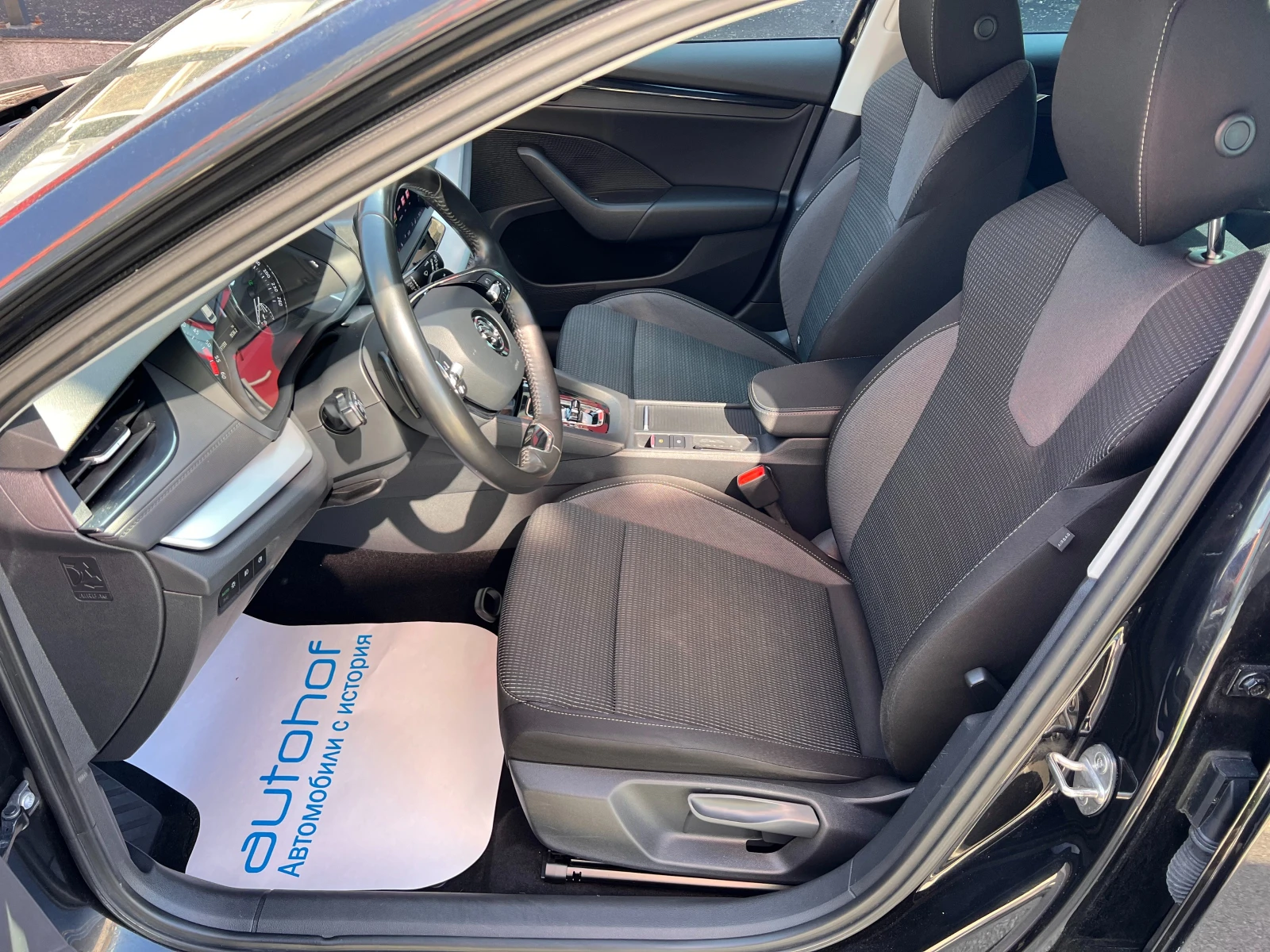 Skoda Octavia 2.0TDI/150K.C./7AT - изображение 8