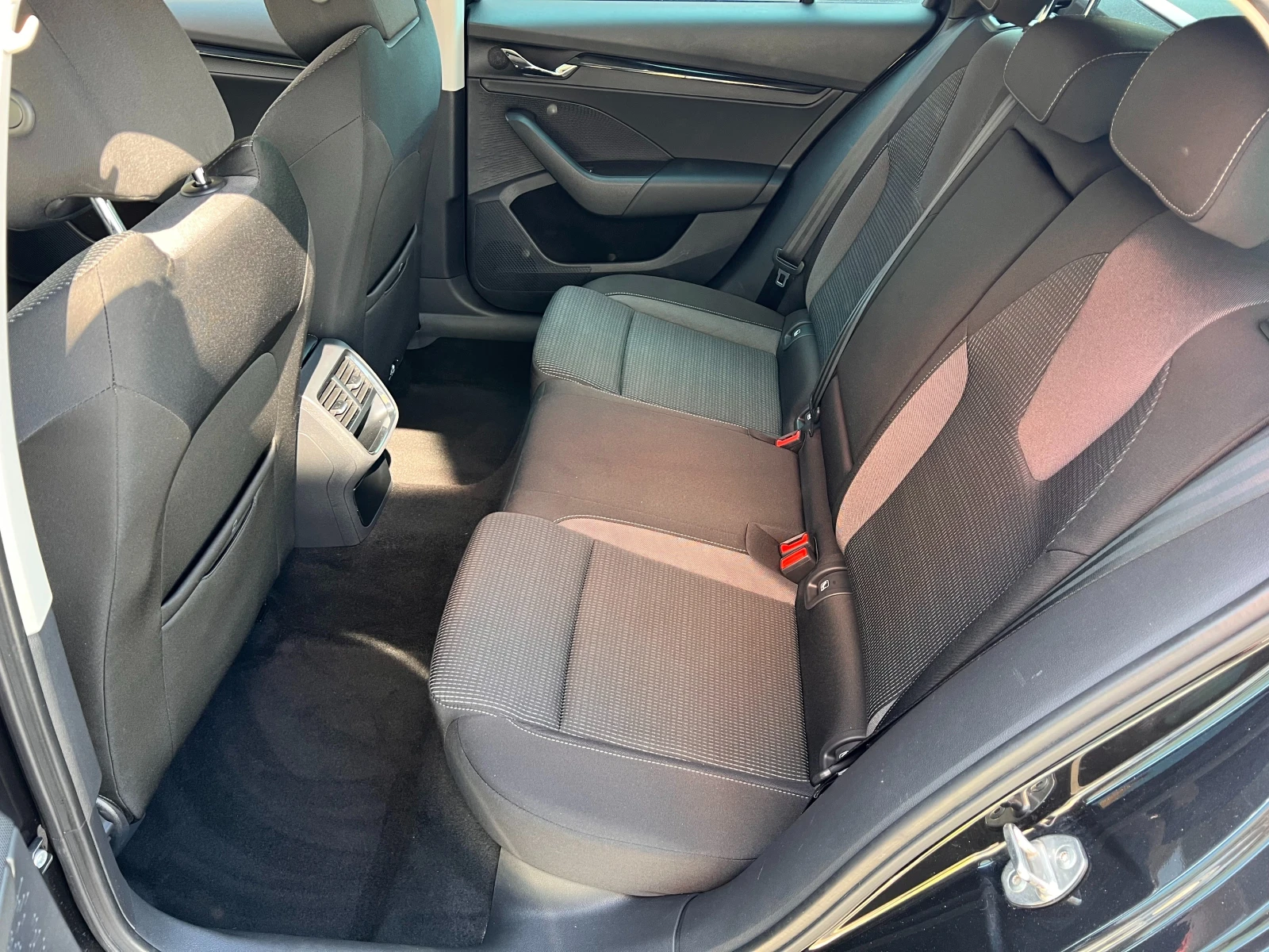 Skoda Octavia 2.0TDI/150K.C./7AT - изображение 10