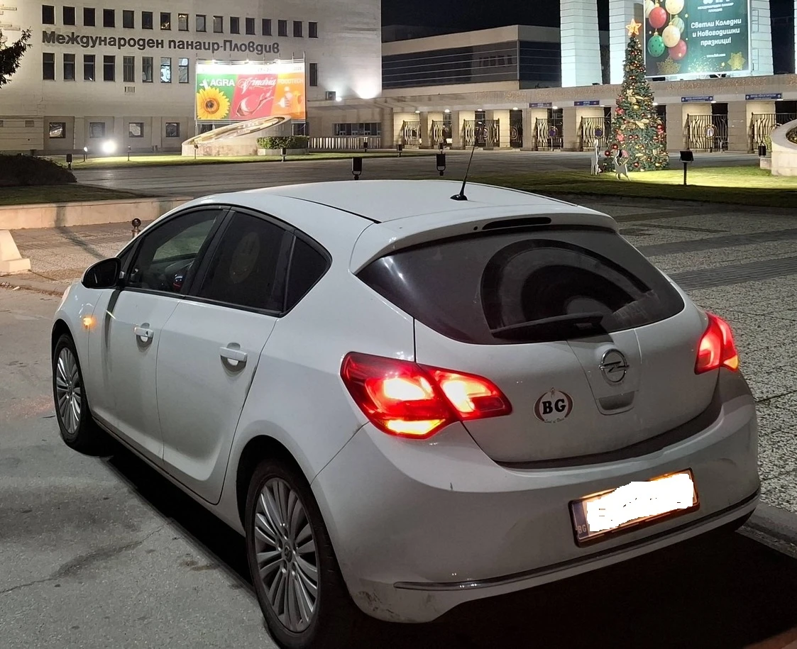 Opel Astra 1.6 цдти - изображение 3