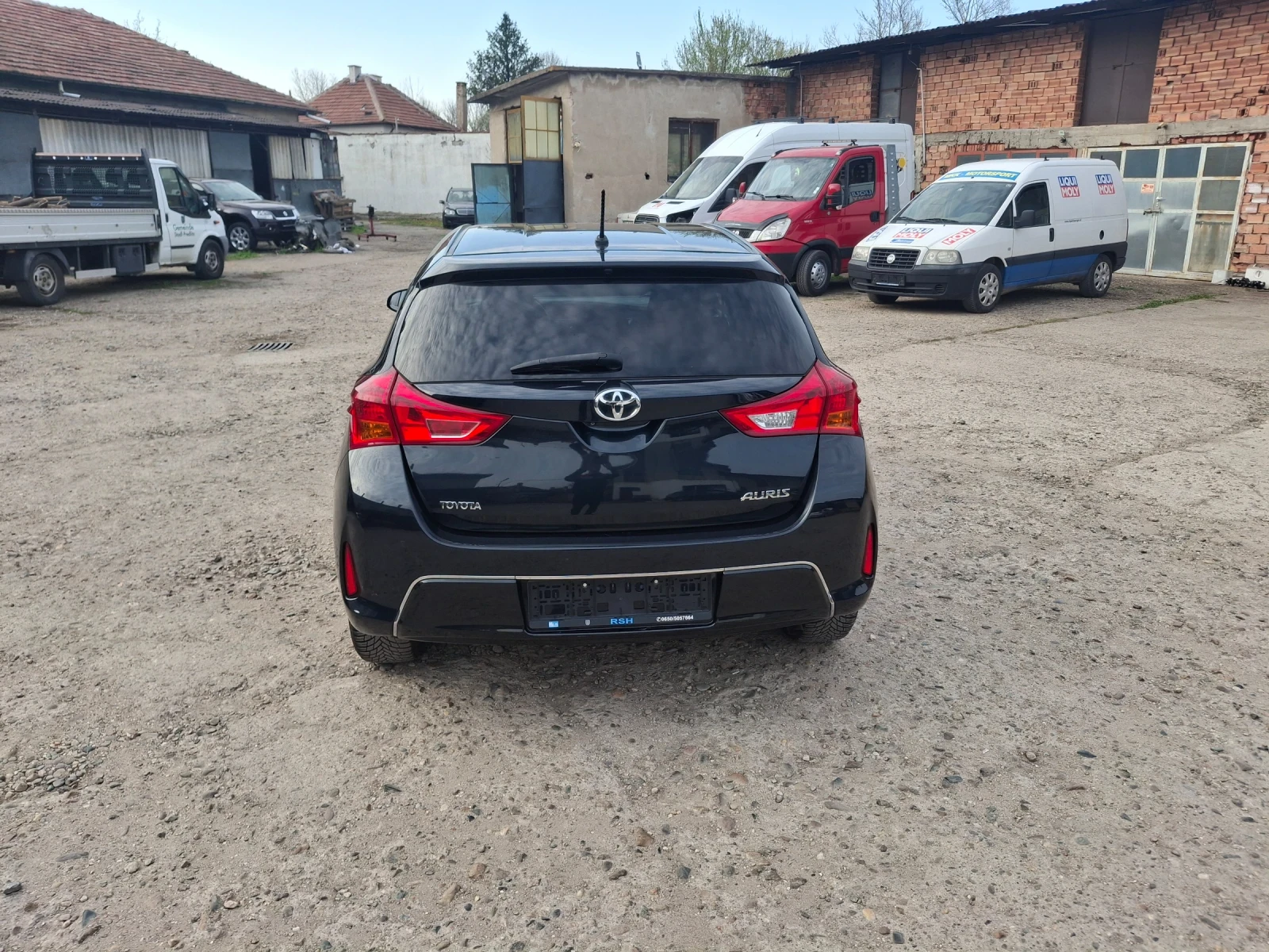 Toyota Auris, снимка 4 - Автомобили и джипове - 54209597