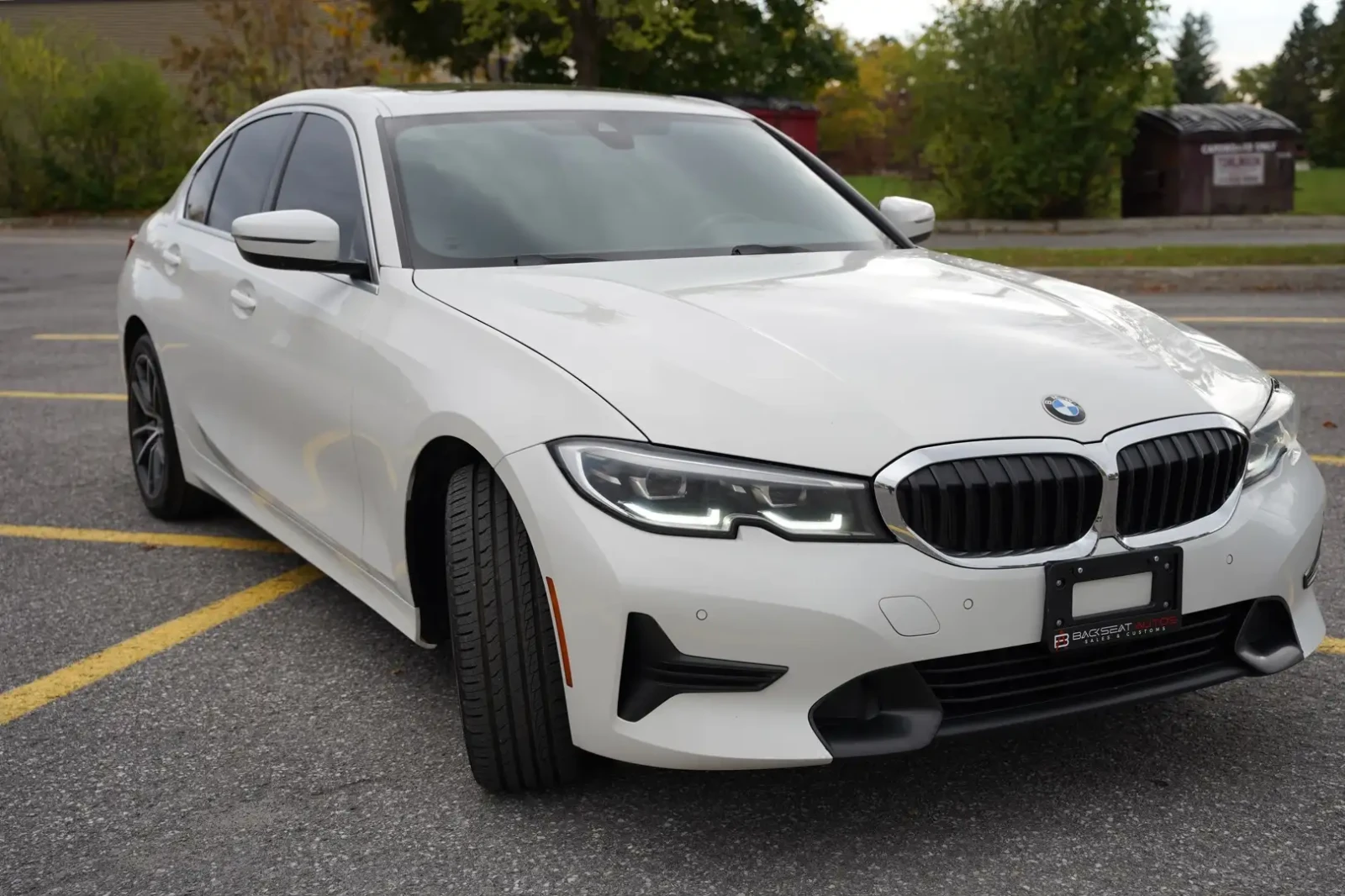 BMW 330 Xi* M-Pack B48* Digital* Distronic* Crystal, снимка 2 - Автомобили и джипове - 54412208