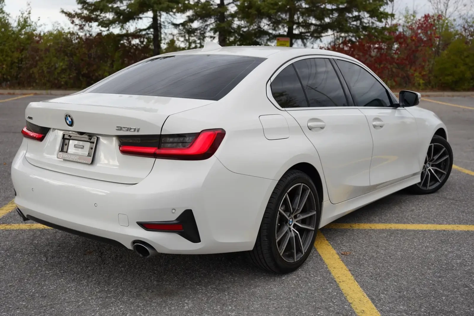 BMW 330 Xi* M-Pack B48* Digital* Distronic* Crystal, снимка 5 - Автомобили и джипове - 54412208