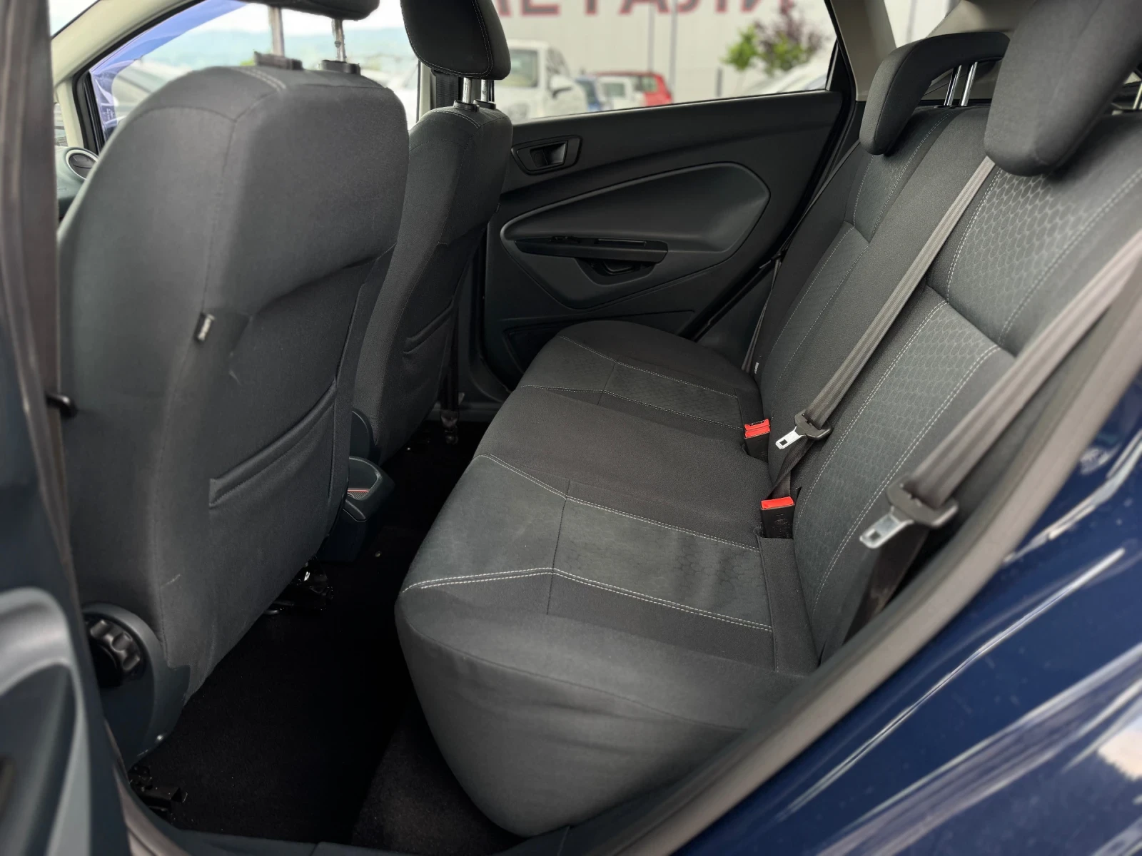 Ford Fiesta 1.3i, снимка 9 - Автомобили и джипове - 54621097