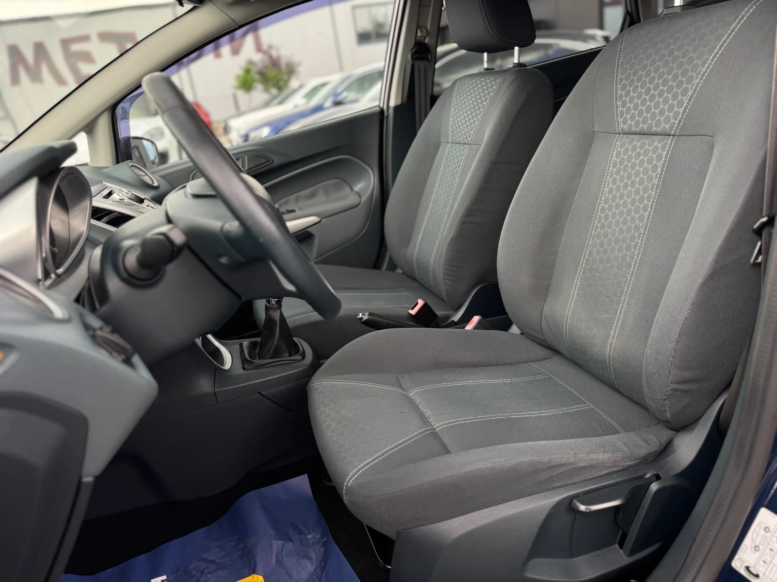Ford Fiesta 1.3i, снимка 8 - Автомобили и джипове - 54621097