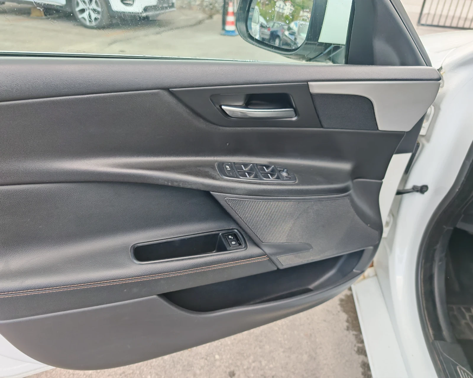 Jaguar XE Xe2.0d, снимка 13 - Автомобили и джипове - 54832199
