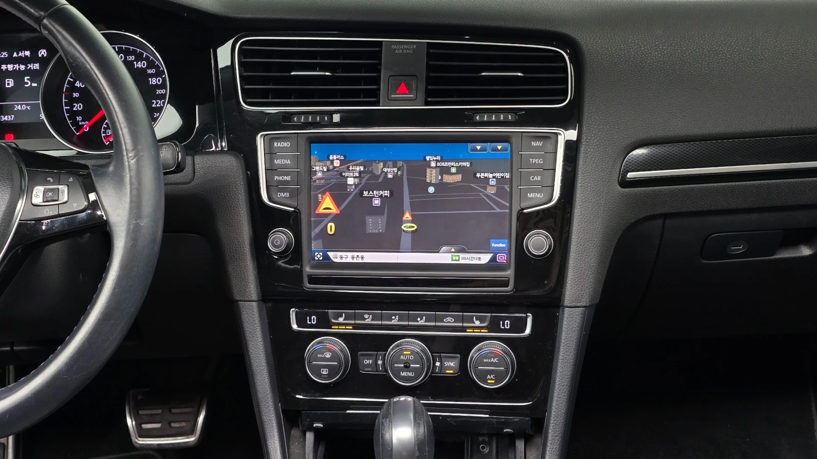 VW Golf * 1.4* TSI* PREMIUM* 7thGENERATION* , снимка 15 - Автомобили и джипове - 54870509