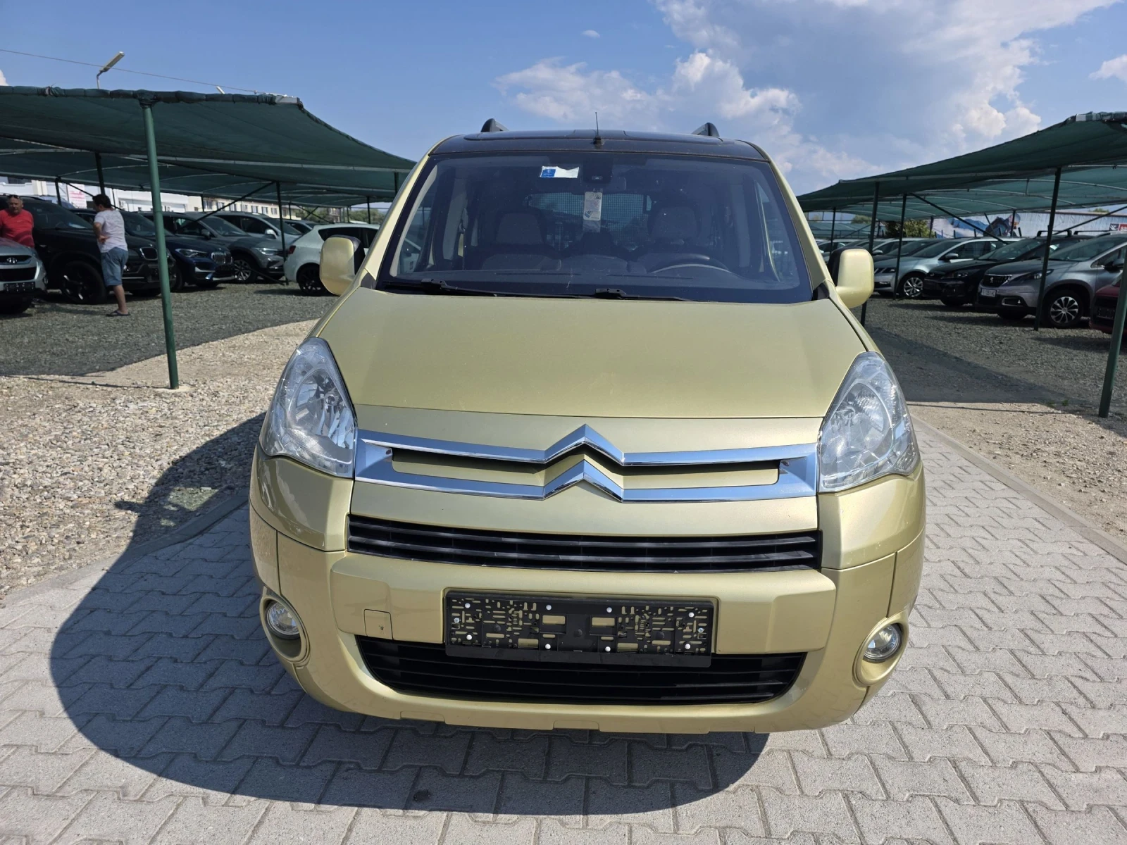 Citroen Berlingo 1.6hdi Multispace Лизинг, снимка 2 - Автомобили и джипове - 55008000