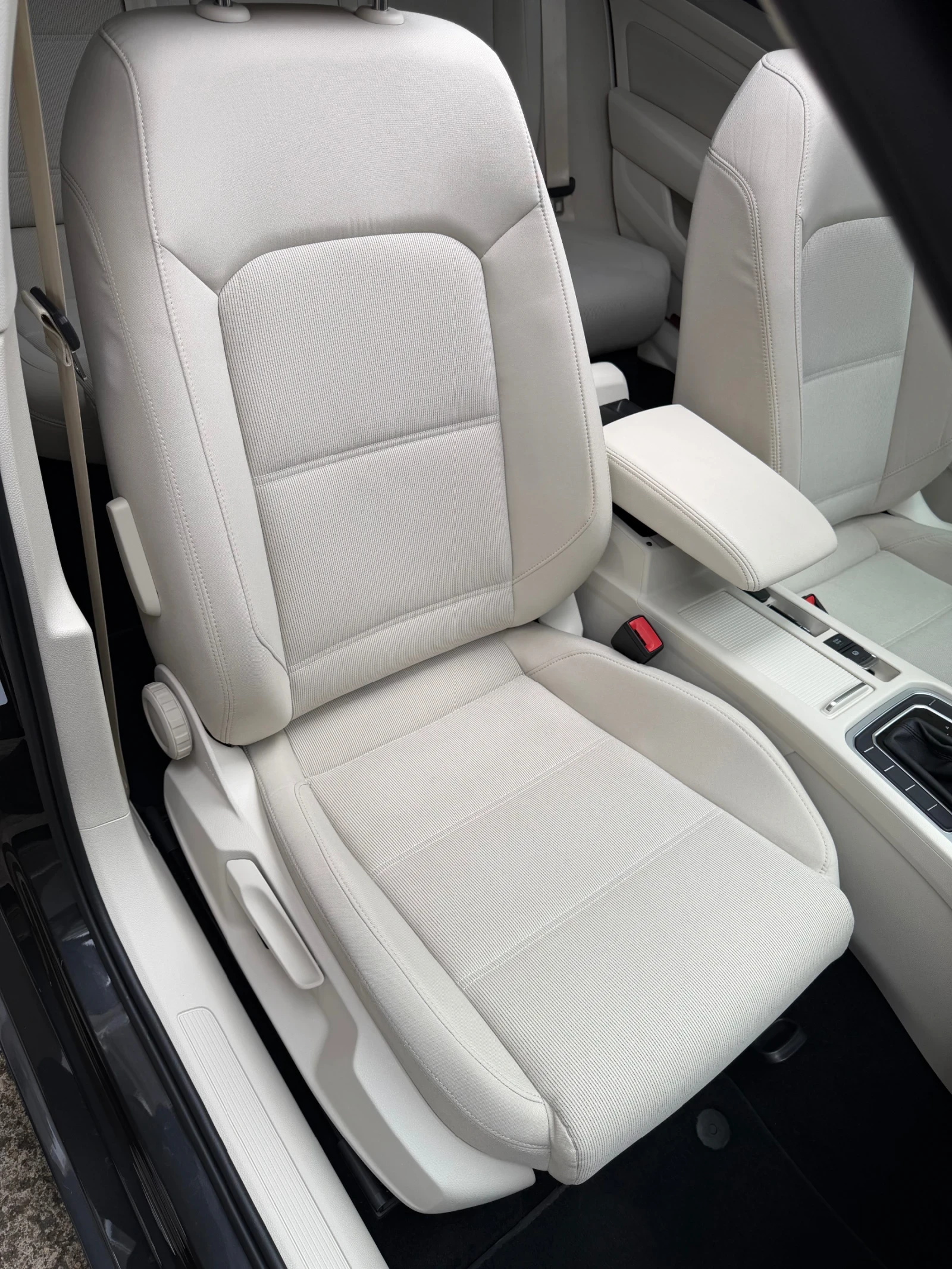 VW Passat Variant Comfortline 2.0TDI BMT DSG 2019г. Панорама, снимка 9 - Автомобили и джипове - 55222584