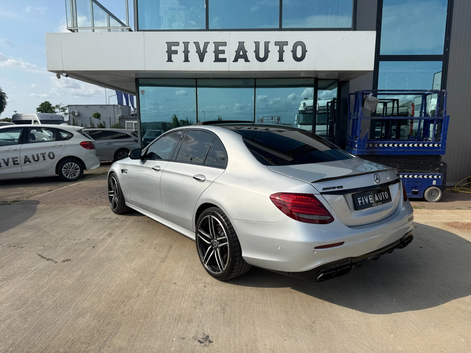 Mercedes-Benz E 43 AMG AMG Line / 9G-TRONIC / Burmester /  , снимка 5 - Автомобили и джипове - 55660266