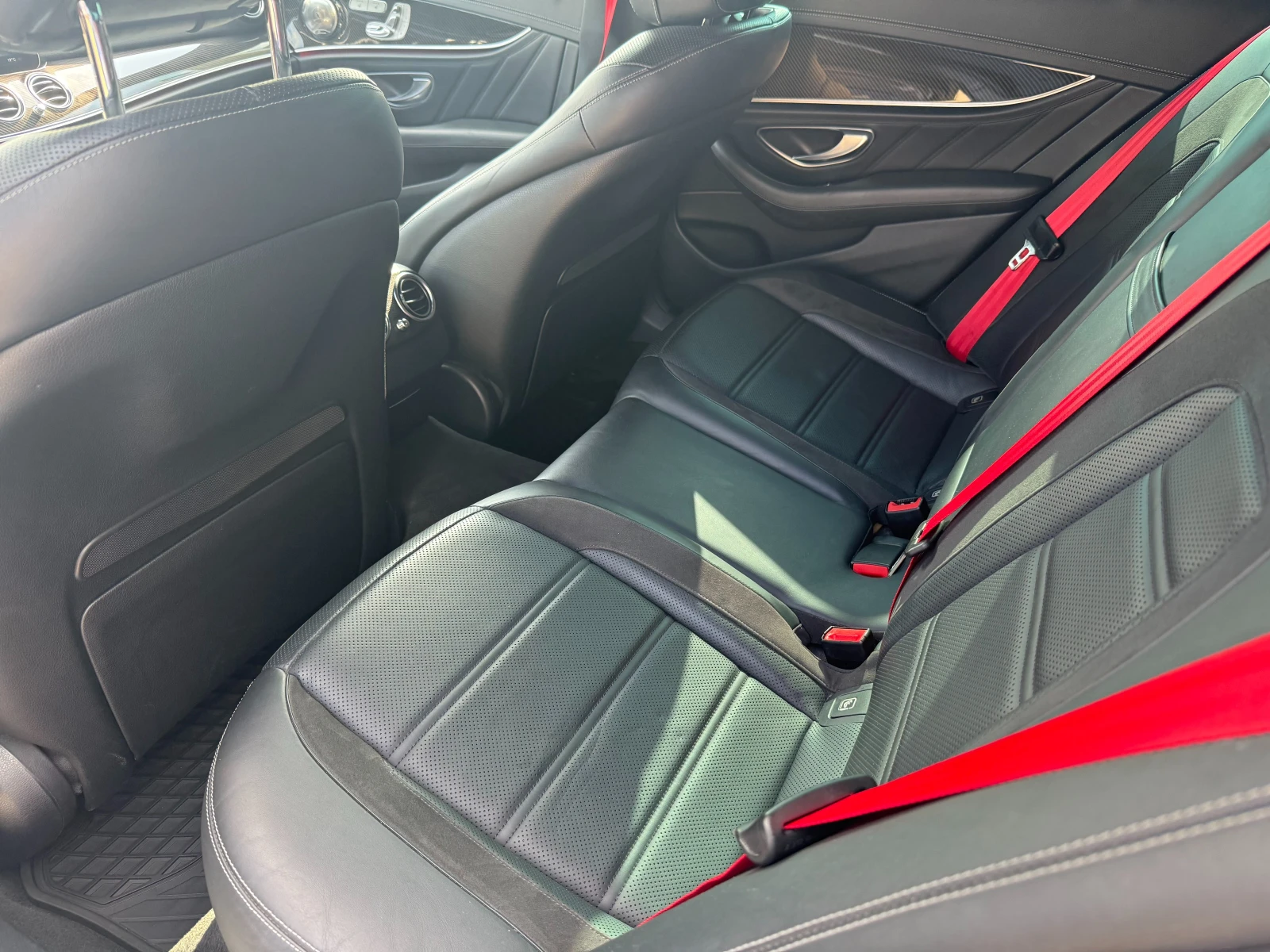 Mercedes-Benz E 43 AMG AMG Line / 9G-TRONIC / Burmester /  , снимка 13 - Автомобили и джипове - 55660266