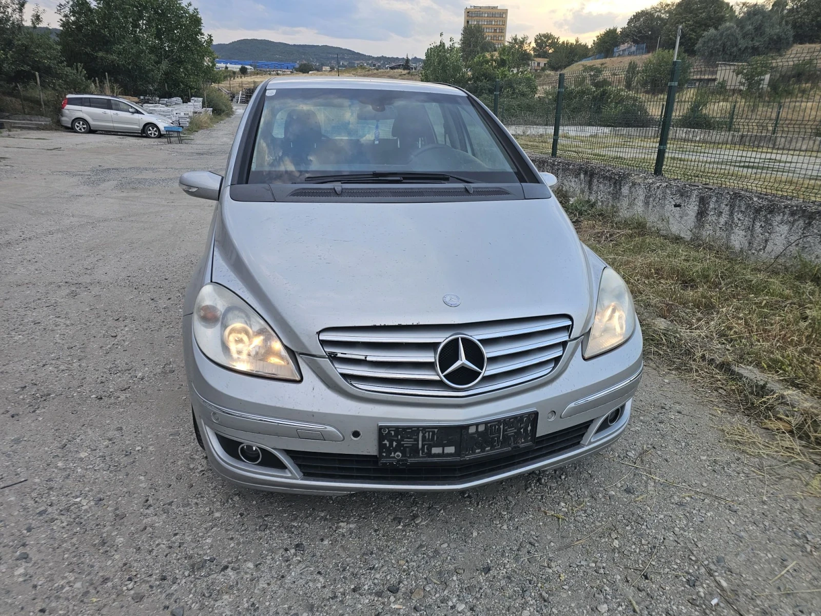 Mercedes-Benz B 180 Cdi, снимка 3 - Автомобили и джипове - 55826348