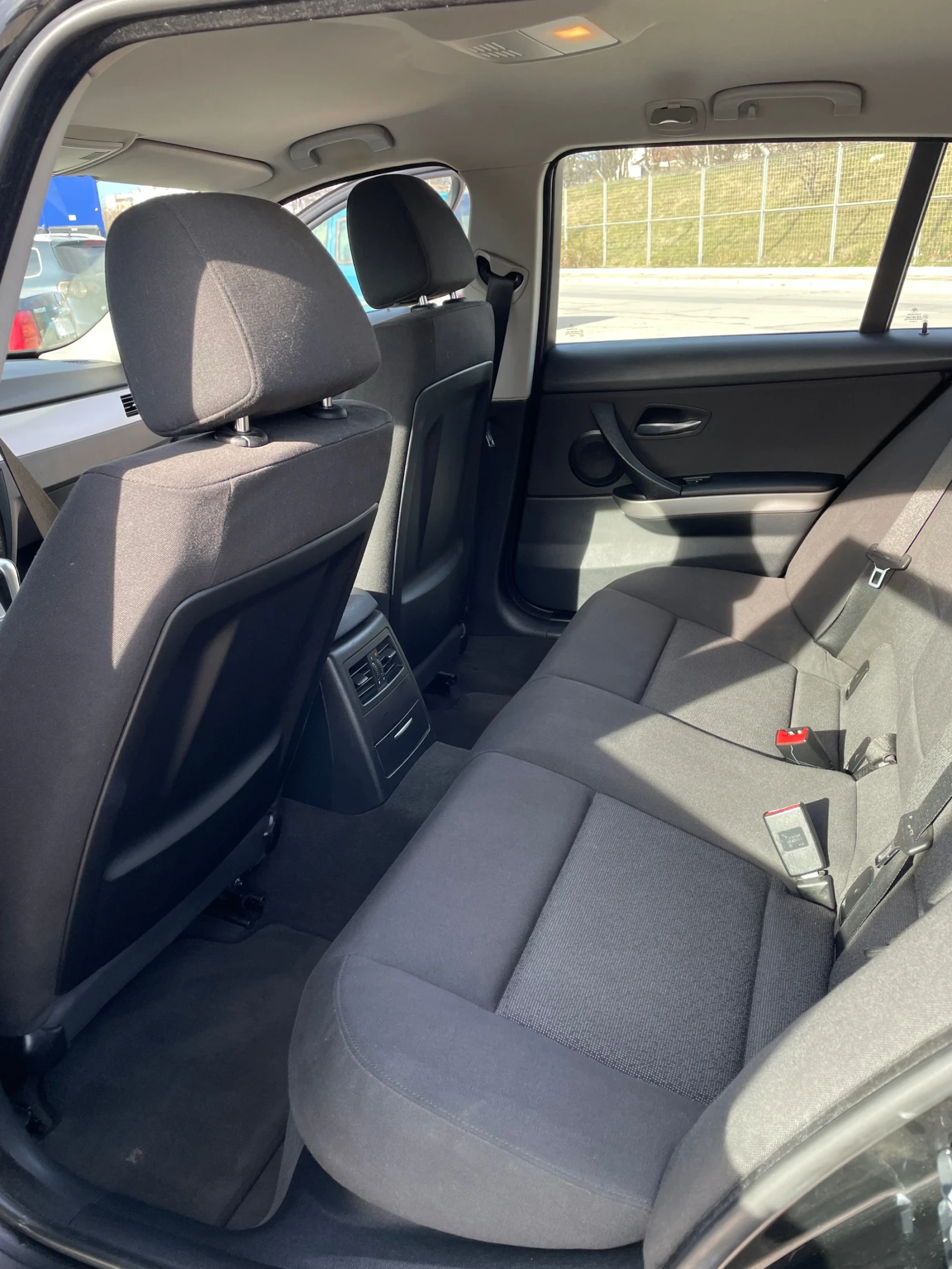 BMW 320 320d, снимка 11 - Автомобили и джипове - 55886327