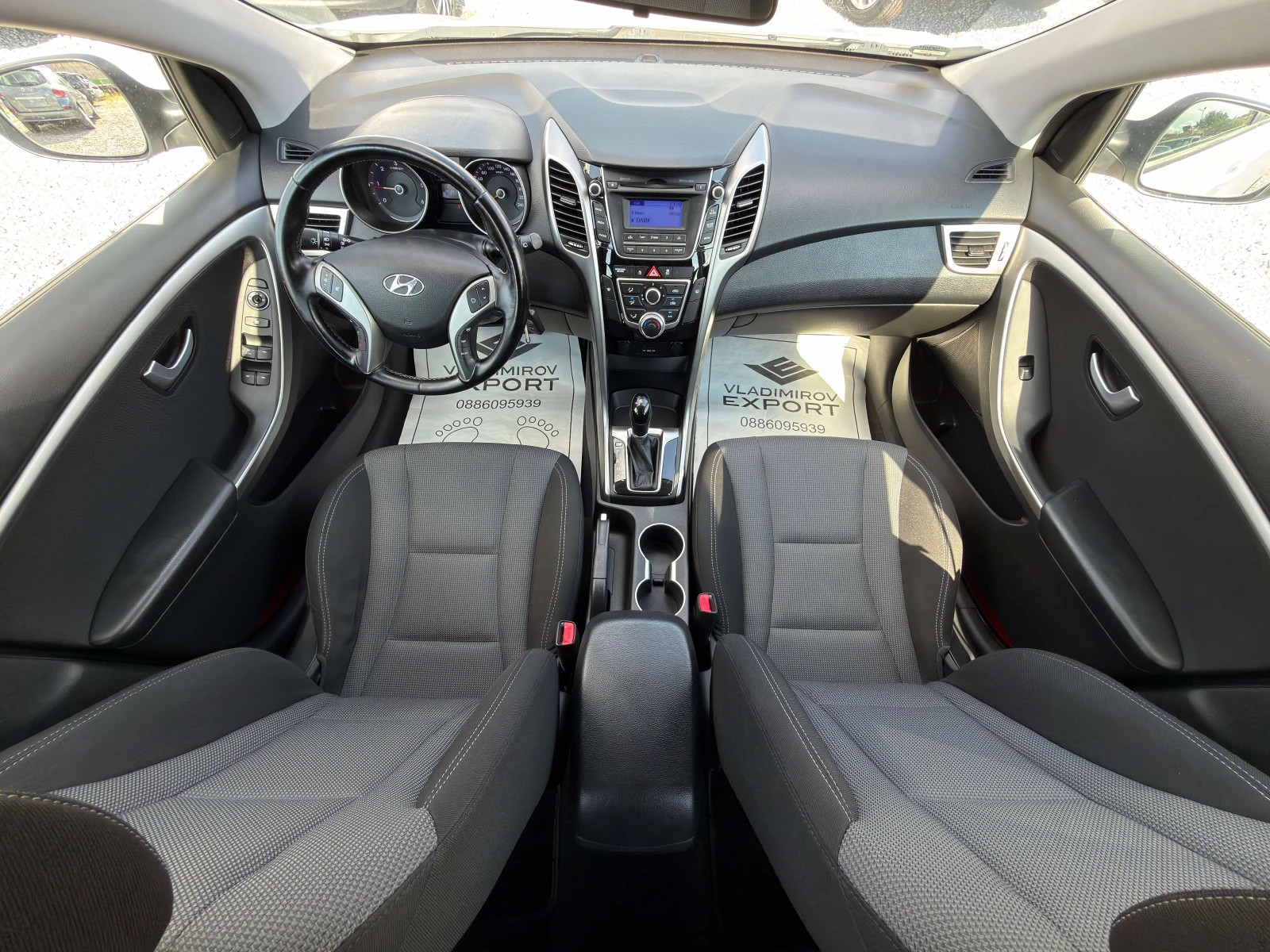 Hyundai I30 1.6CRDi А / Реални КМ / 1 СОБСТВЕНИК / БЕЗ РЪЖДА, снимка 9 - Автомобили и джипове - 56021407