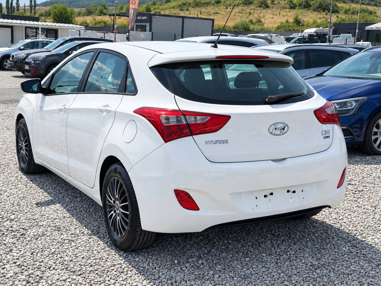 Hyundai I30 1.6CRDi А / Реални КМ / 1 СОБСТВЕНИК / БЕЗ РЪЖДА, снимка 4 - Автомобили и джипове - 56021407