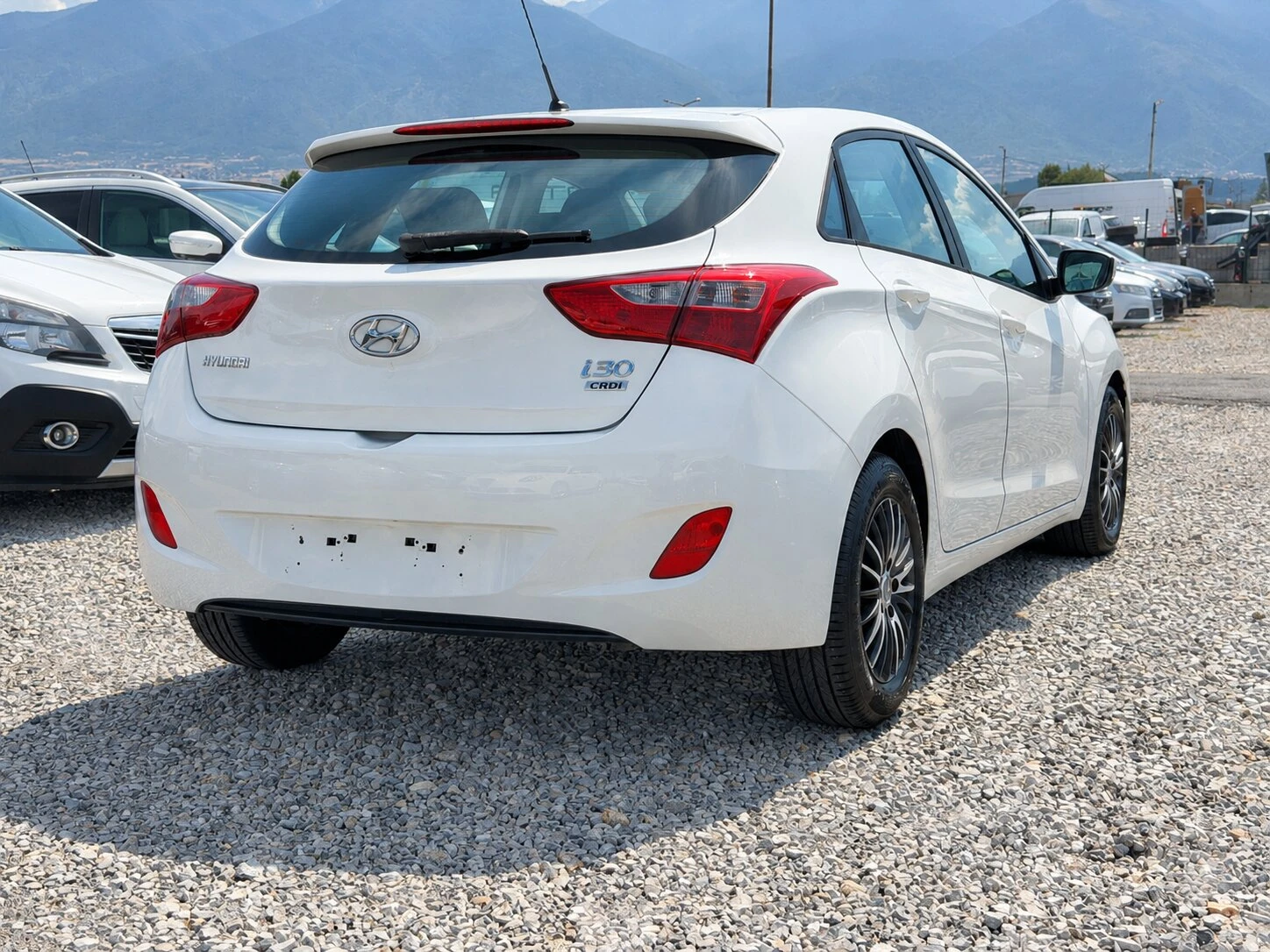 Hyundai I30 1.6CRDi А / Реални КМ / 1 СОБСТВЕНИК / БЕЗ РЪЖДА, снимка 3 - Автомобили и джипове - 56021407