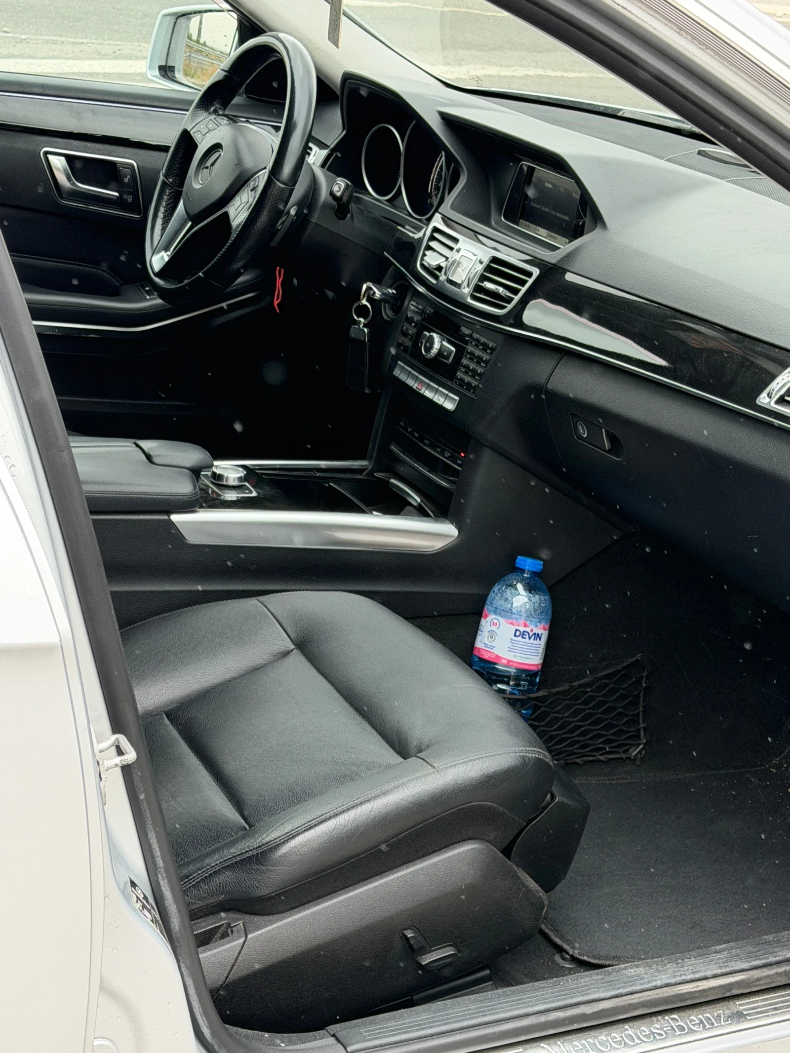 Mercedes-Benz E 220, снимка 8 - Автомобили и джипове - 56235132