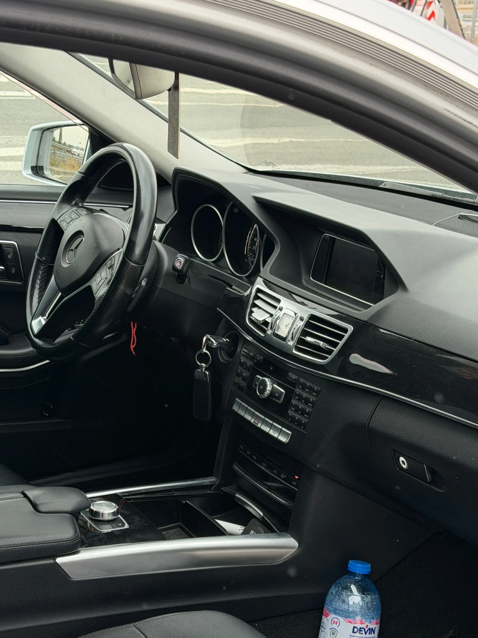 Mercedes-Benz E 220, снимка 9 - Автомобили и джипове - 56235132