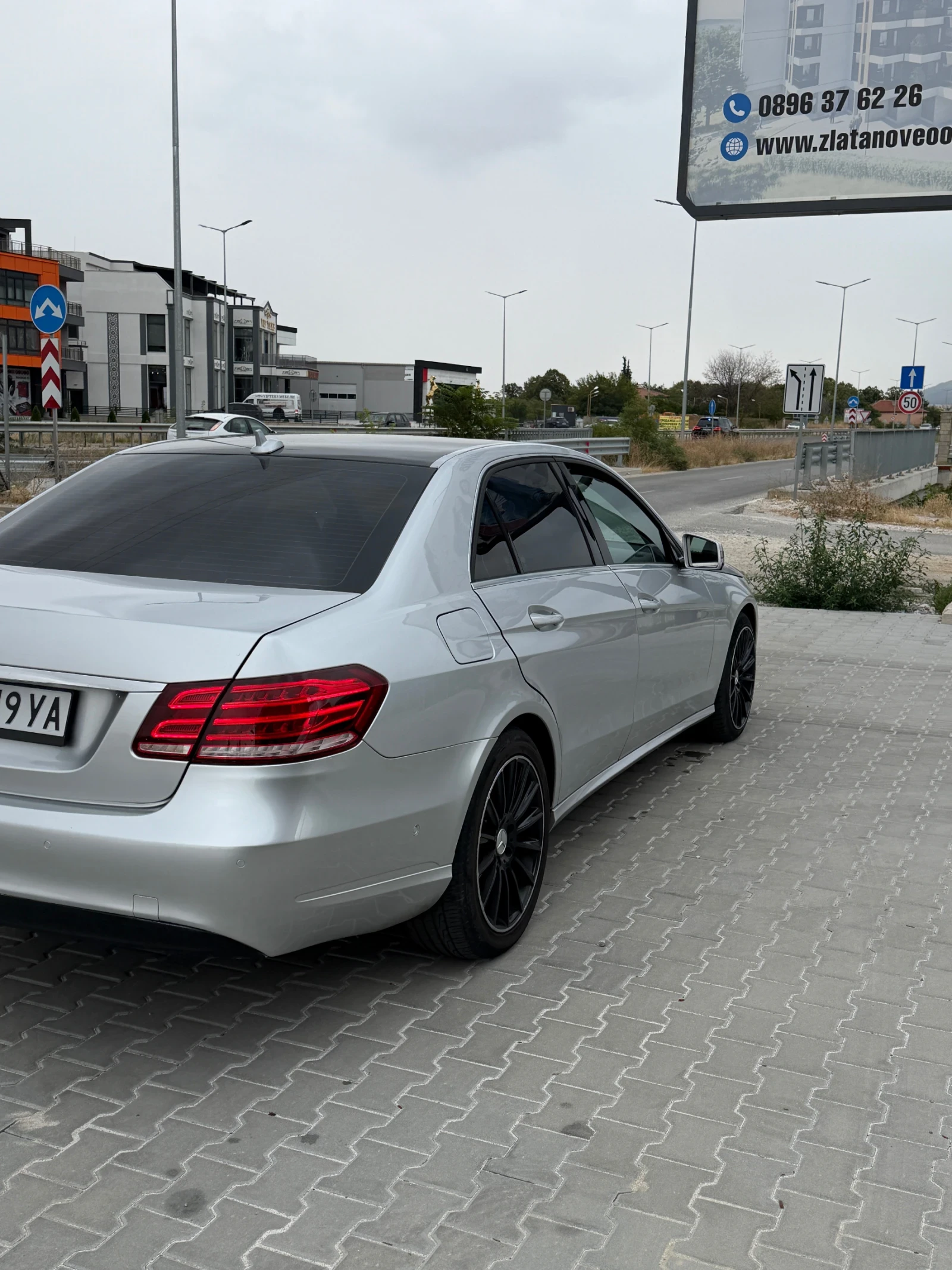 Mercedes-Benz E 220, снимка 6 - Автомобили и джипове - 56235132