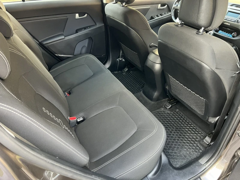 Kia Sportage, снимка 11 - Автомобили и джипове - 47464918