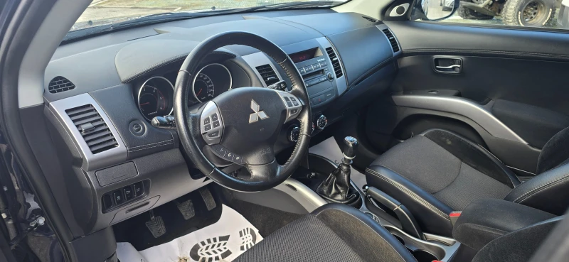 Mitsubishi Outlander 2.2DID 7M TOP, снимка 8 - Автомобили и джипове - 49500595