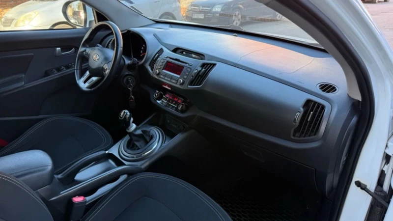Kia Sportage 1.7D, снимка 9 - Автомобили и джипове - 53350997