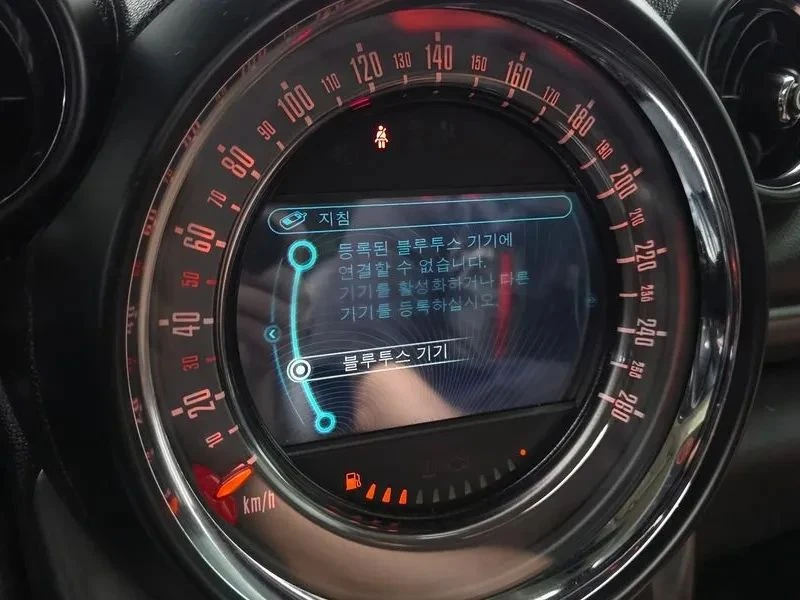 Mini Countryman, снимка 14 - Автомобили и джипове - 56690390
