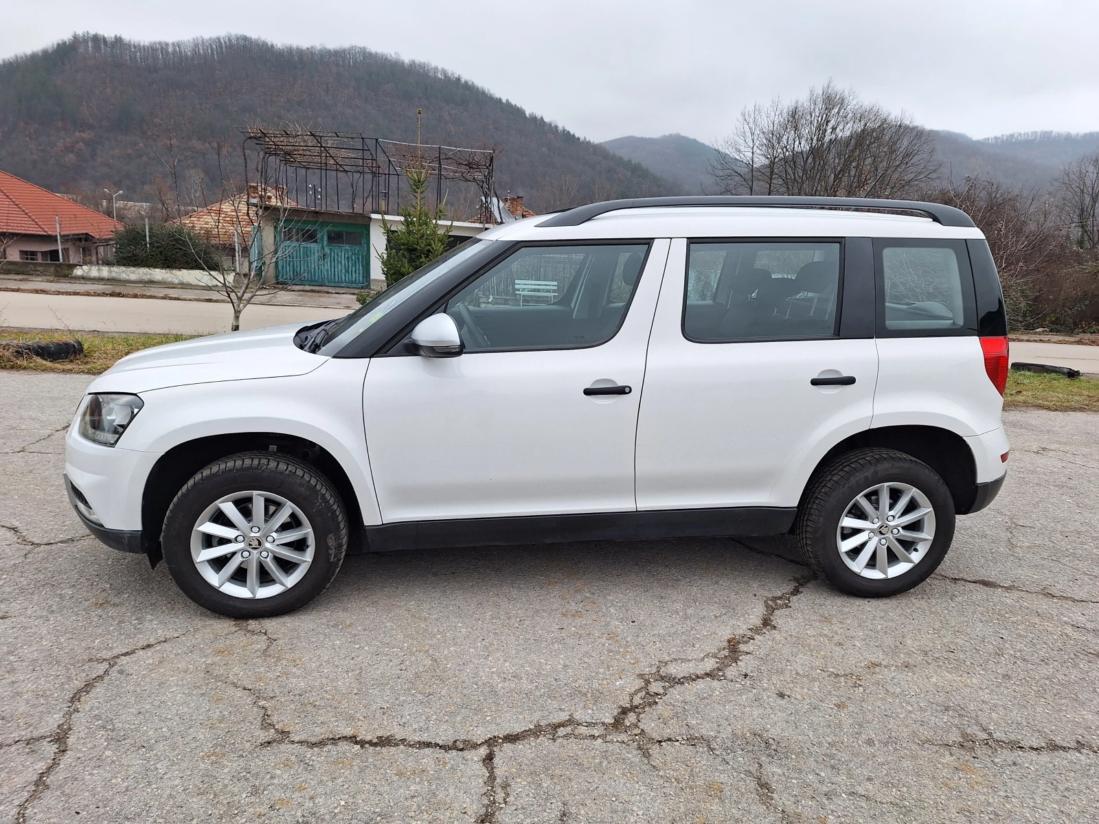 Skoda Yeti 2, 0TDI* КЛИМА - изображение 2