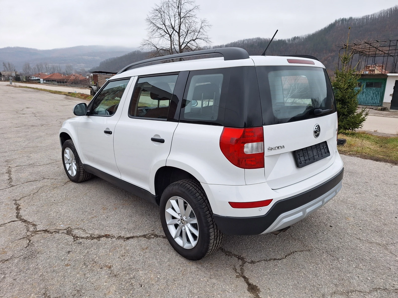 Skoda Yeti 2, 0TDI* КЛИМА - изображение 3