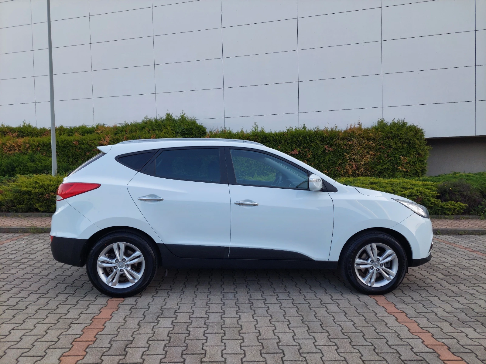 Hyundai IX35 2.0 i 163 К.С* 4X4* AUTOMATIC-ШВЕЙЦАРИЯ - изображение 8