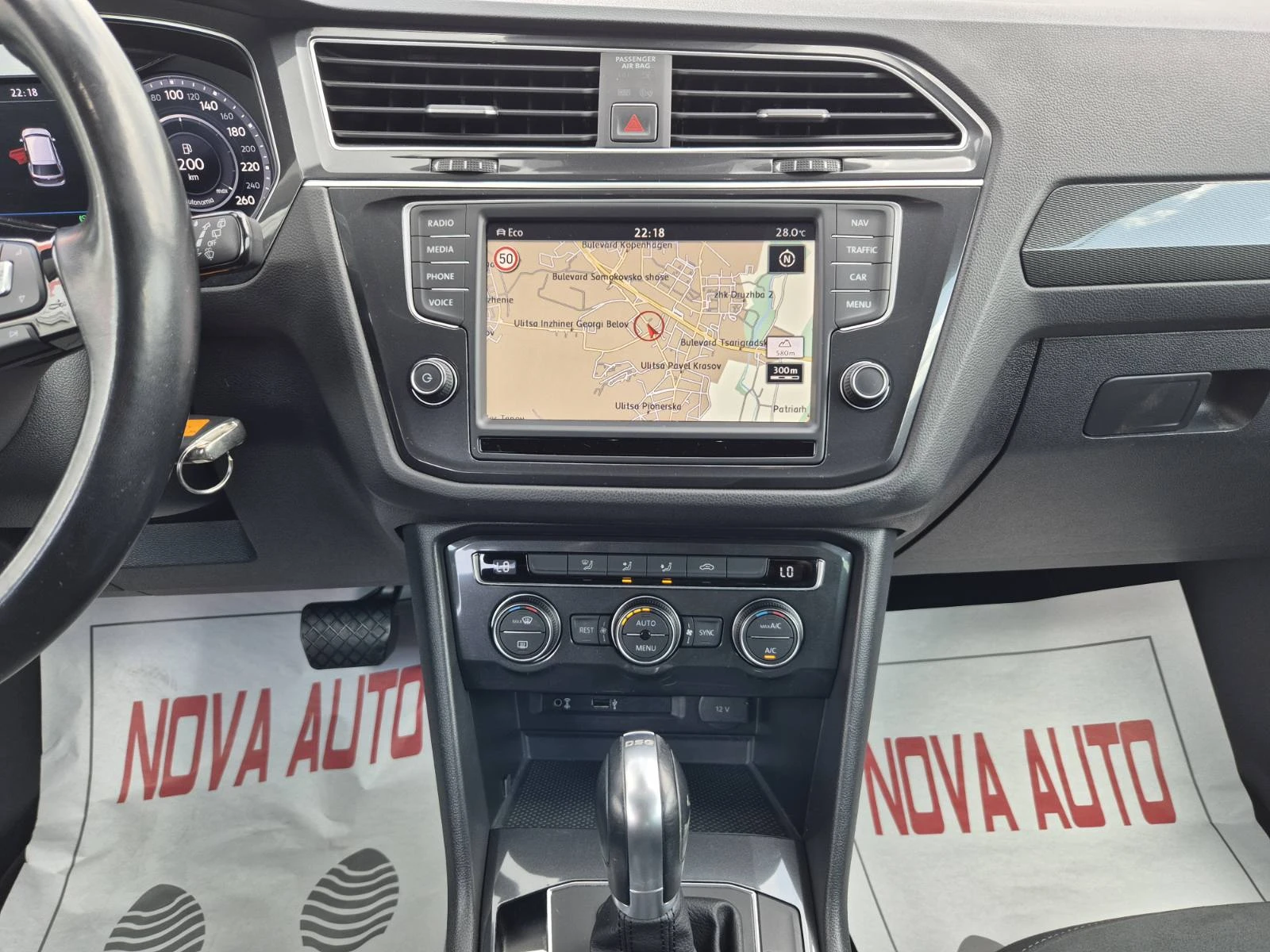 VW Tiguan 2.0TDI-LED-DIGITAL COCKPIT-4X4-СУПЕР СЪСТОЯНИЕ - изображение 10