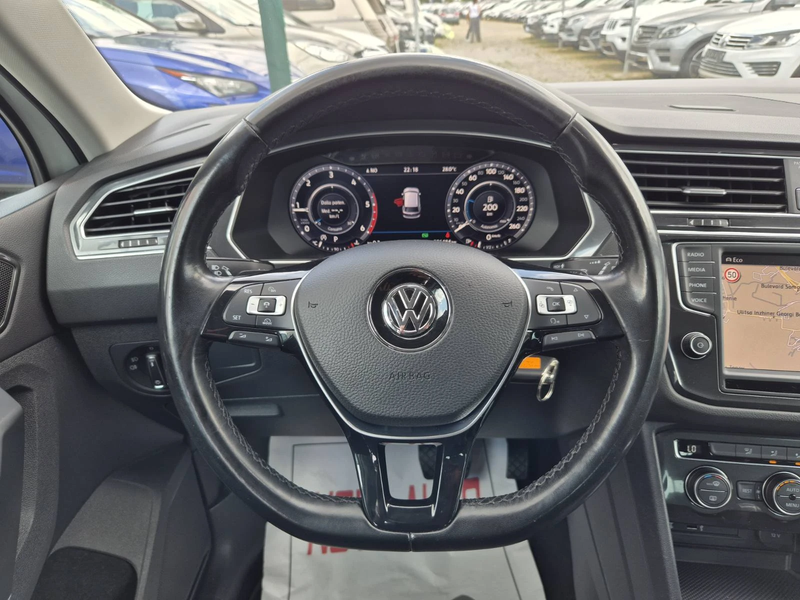 VW Tiguan 2.0TDI-LED-DIGITAL COCKPIT-4X4-СУПЕР СЪСТОЯНИЕ - изображение 9