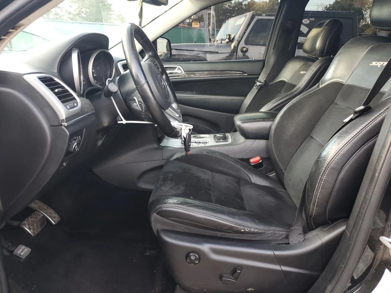 Jeep Grand cherokee SRT-8 6.4L ФИКСИРАНА ЦЕНА! DISTRONIC/ОБДУХВАНЕ - изображение 7