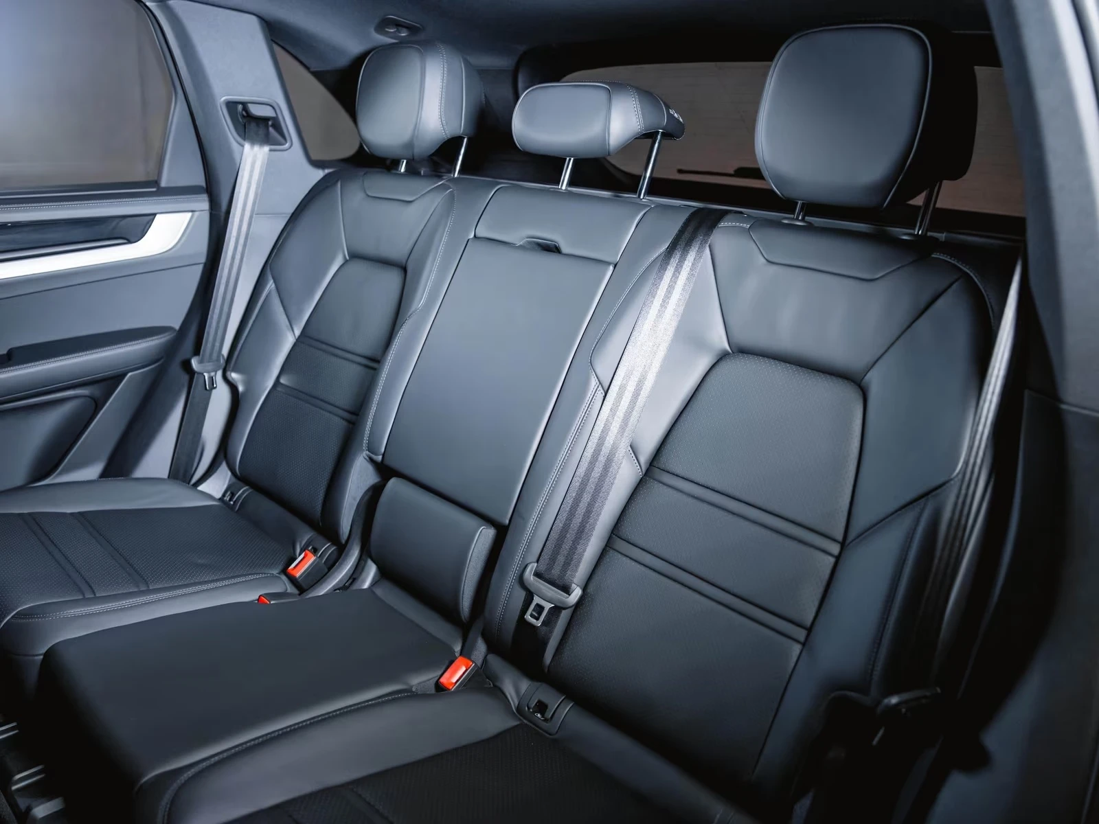 Porsche Cayenne S E-HYBRID SPORT-CHRONO BOSE MATRIX PANORAMA 360, снимка 14 - Автомобили и джипове - 55222108