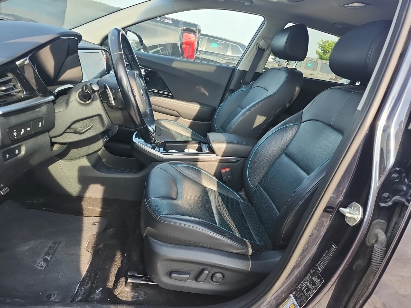 Kia Niro TOURING, снимка 6 - Автомобили и джипове - 55485774