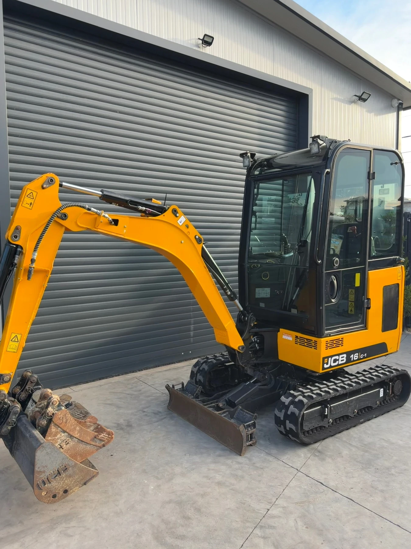 Багер JCB 16C 188мч. 