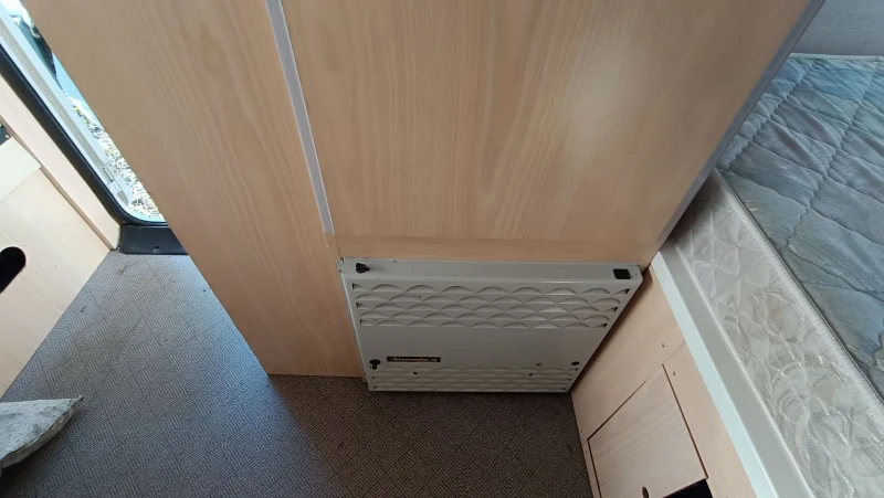 Каравана Caravelair Bamba 360 с форселт , снимка 9 - Каравани и кемпери - 52524944