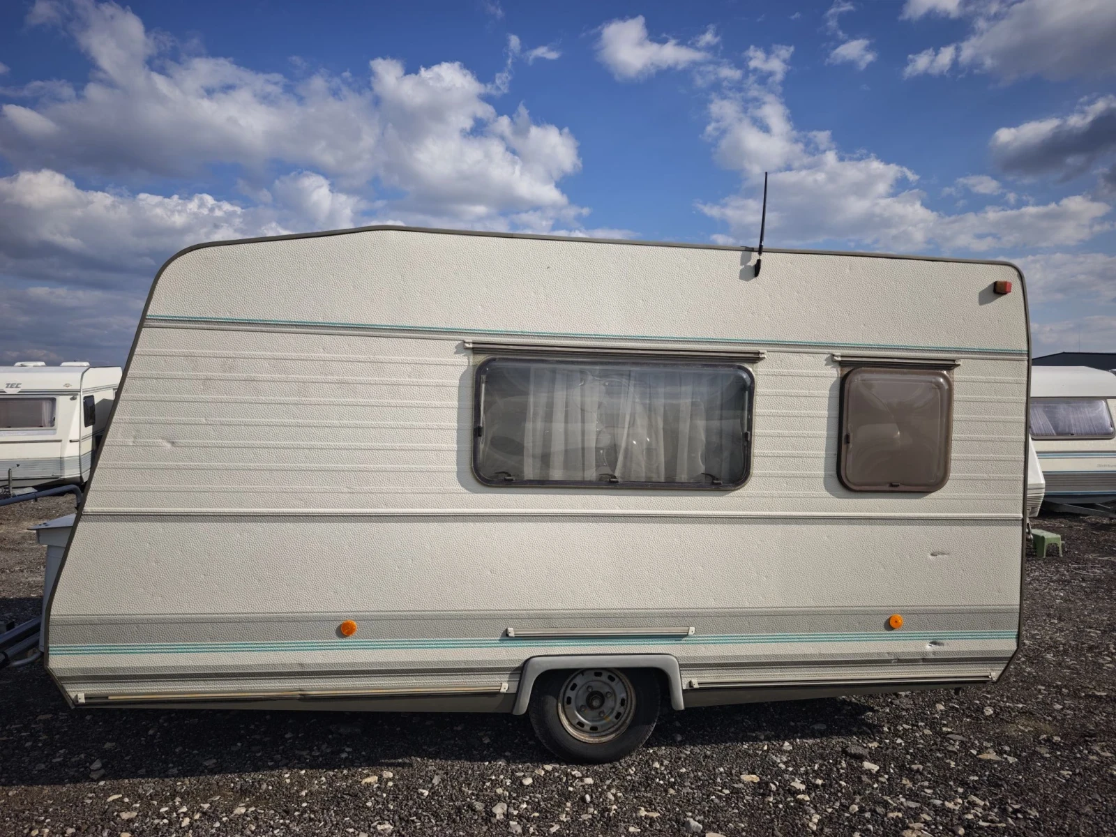 Каравана Caravelair, снимка 4 - Каравани и кемпери - 56328894