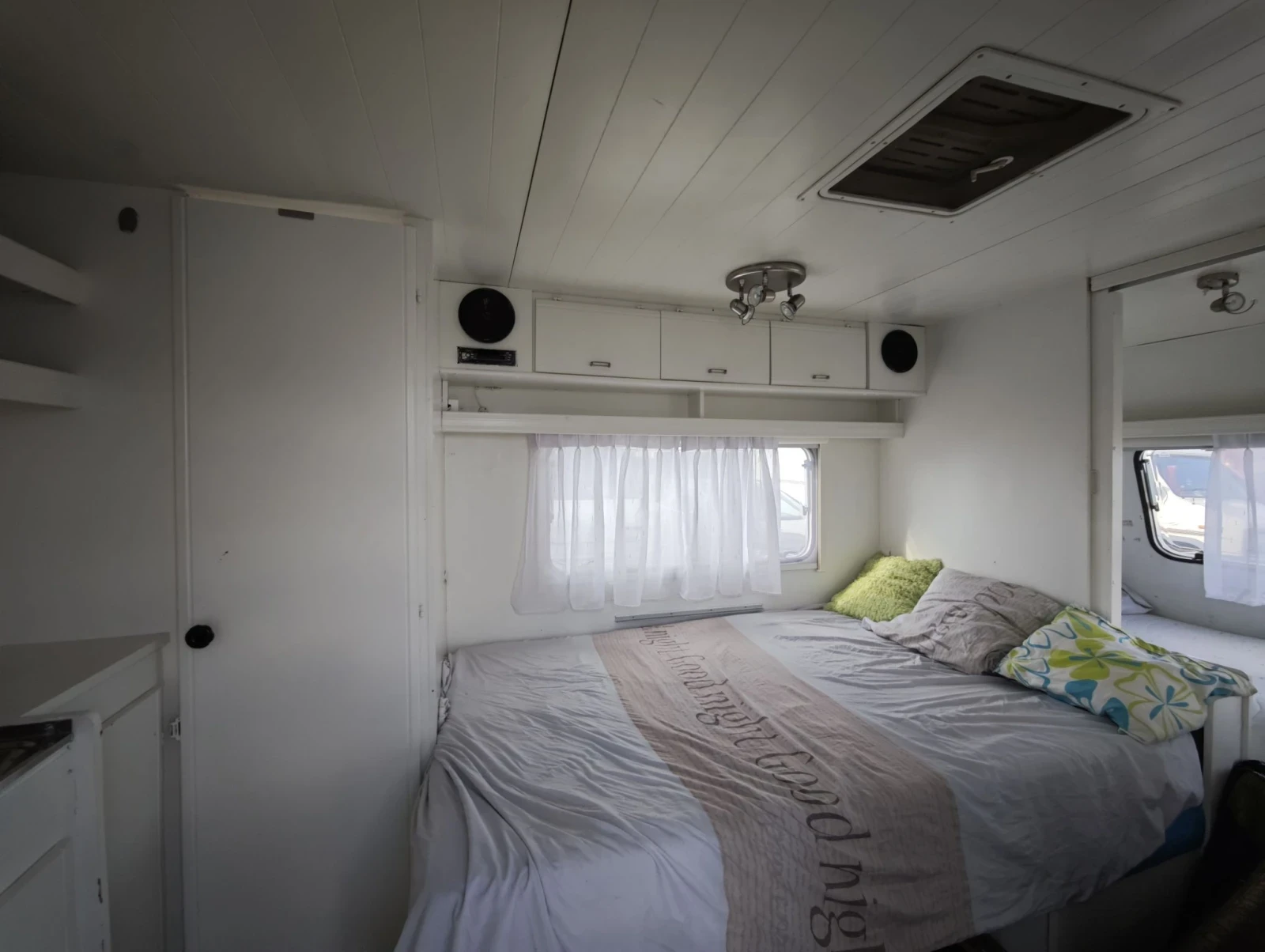 Каравана Caravelair, снимка 10 - Каравани и кемпери - 56328894