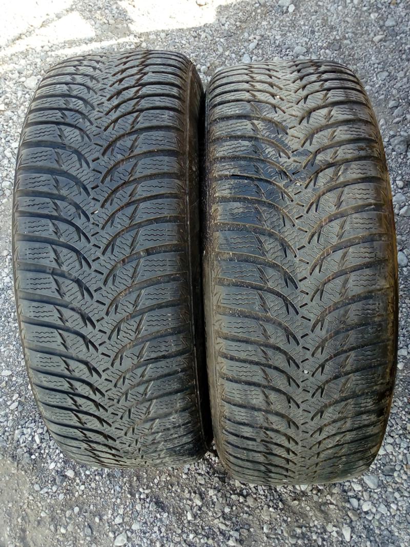 Гуми Зимни 205/55R16, снимка 1 - Гуми и джанти - 30028193