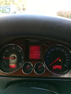 Обява за продажба на VW Passat 2.0 TDI 8V HI-LINE 4x4 6ск full ~4 999 лв. - изображение 11