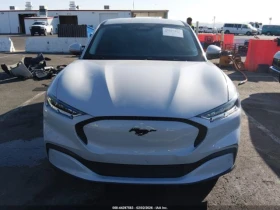 ������ Ford Mustang Mach-E