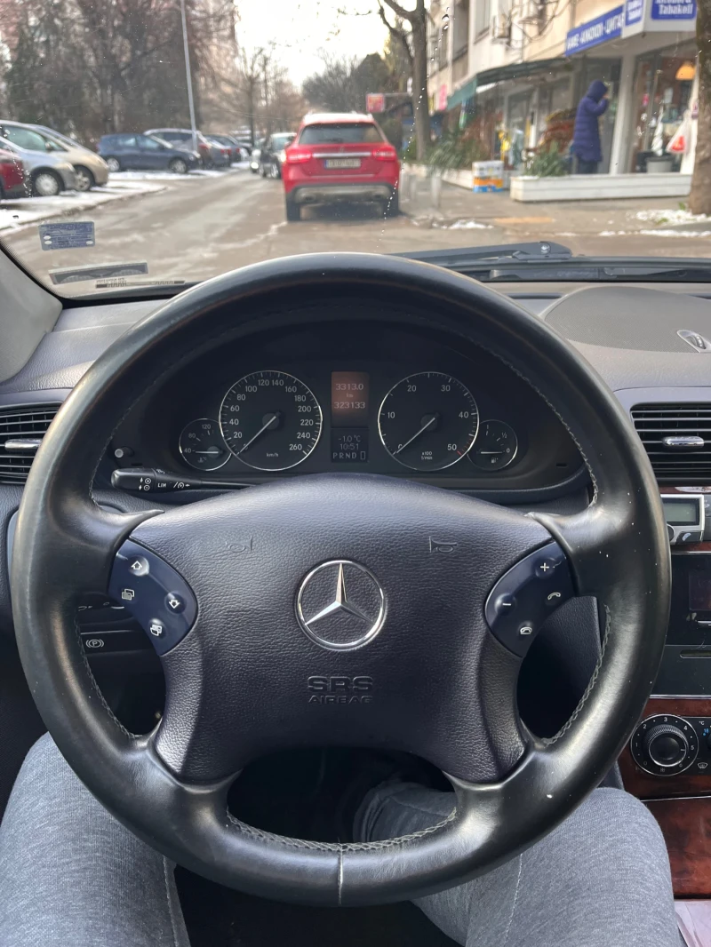 Mercedes-Benz C 220, снимка 9 - Автомобили и джипове - 48796406