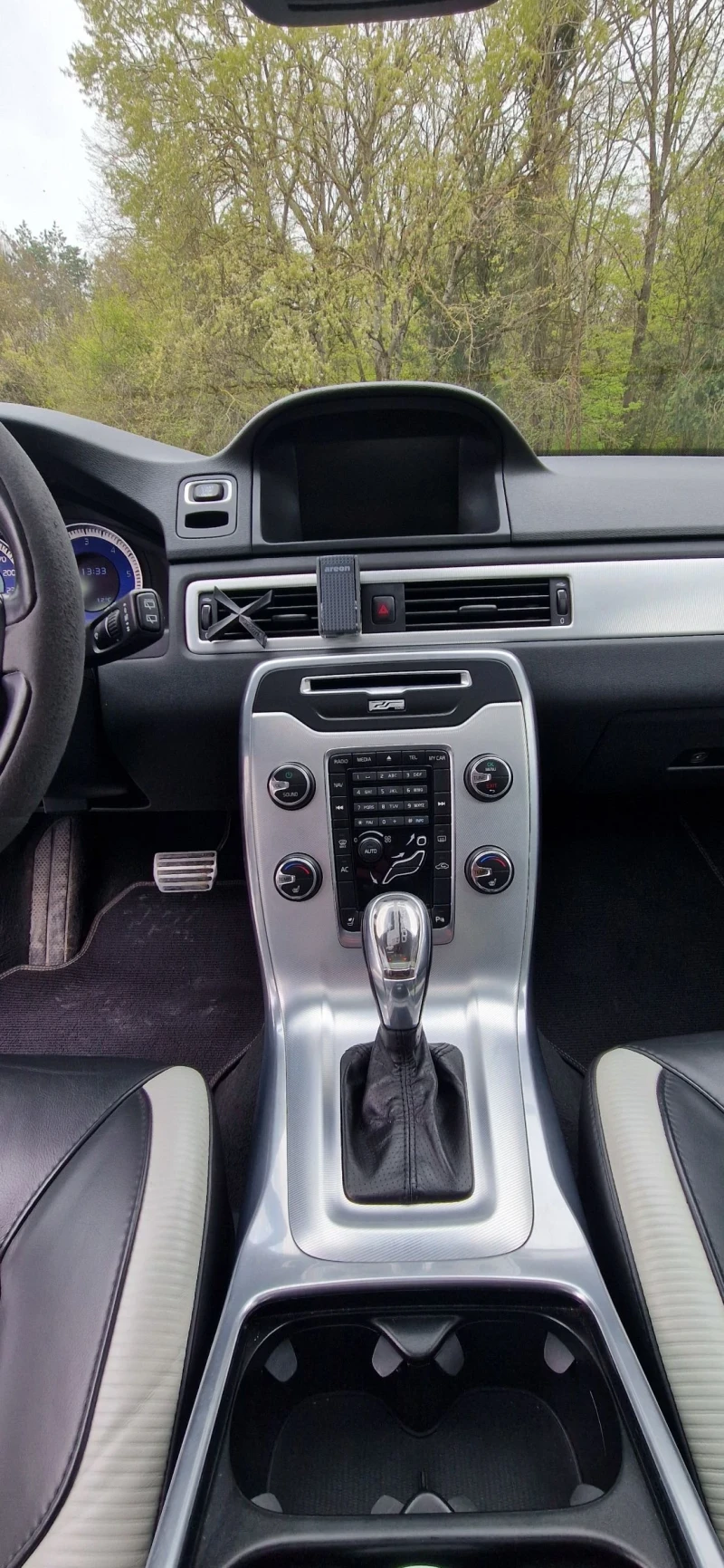 Volvo V70 V70 D5 AWD R DESIGN POLESTAR , снимка 13 - Автомобили и джипове - 51397808