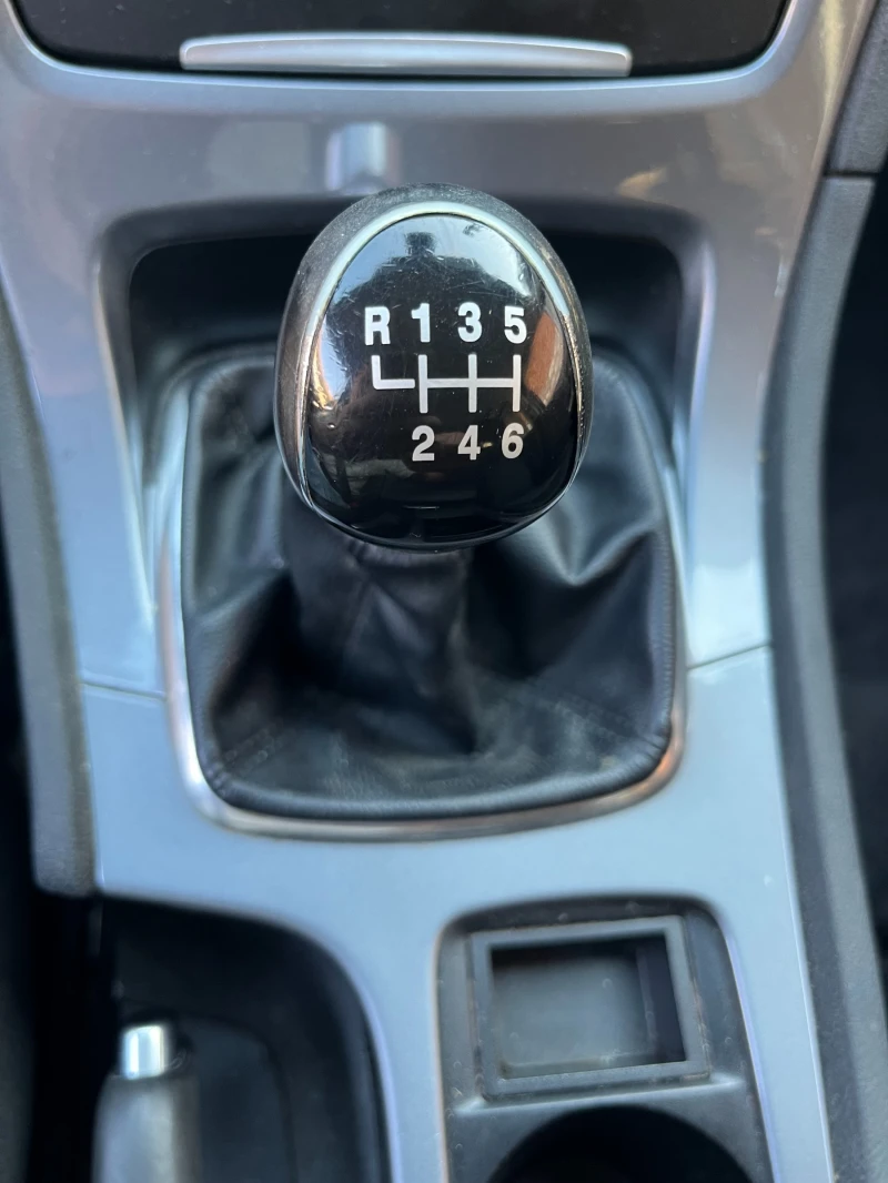 Ford Mondeo -Deutsch-English-Francais-Руский-Български, снимка 2 - Автомобили и джипове - 51925269