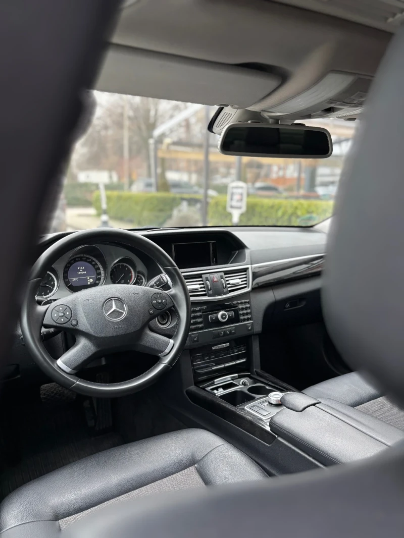 Mercedes-Benz E 250 7G-Tronic | Кожа RECARO | Подгрев | Шибидах | , снимка 8 - Автомобили и джипове - 53444628