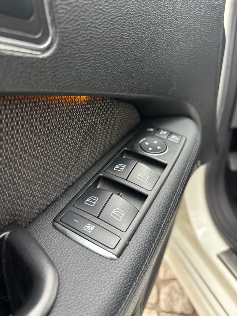 Mercedes-Benz E 250 7G-Tronic | Кожа RECARO | Подгрев | Шибидах | , снимка 16 - Автомобили и джипове - 53444628