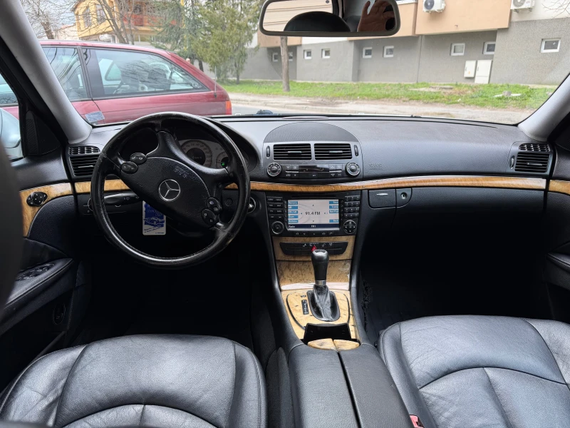 Mercedes-Benz E 320 Avangard, снимка 8 - Автомобили и джипове - 53576368