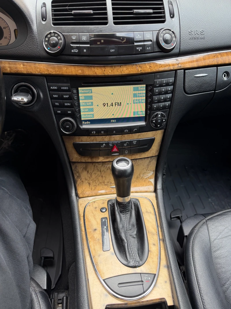 Mercedes-Benz E 320 Avangard, снимка 10 - Автомобили и джипове - 53576368