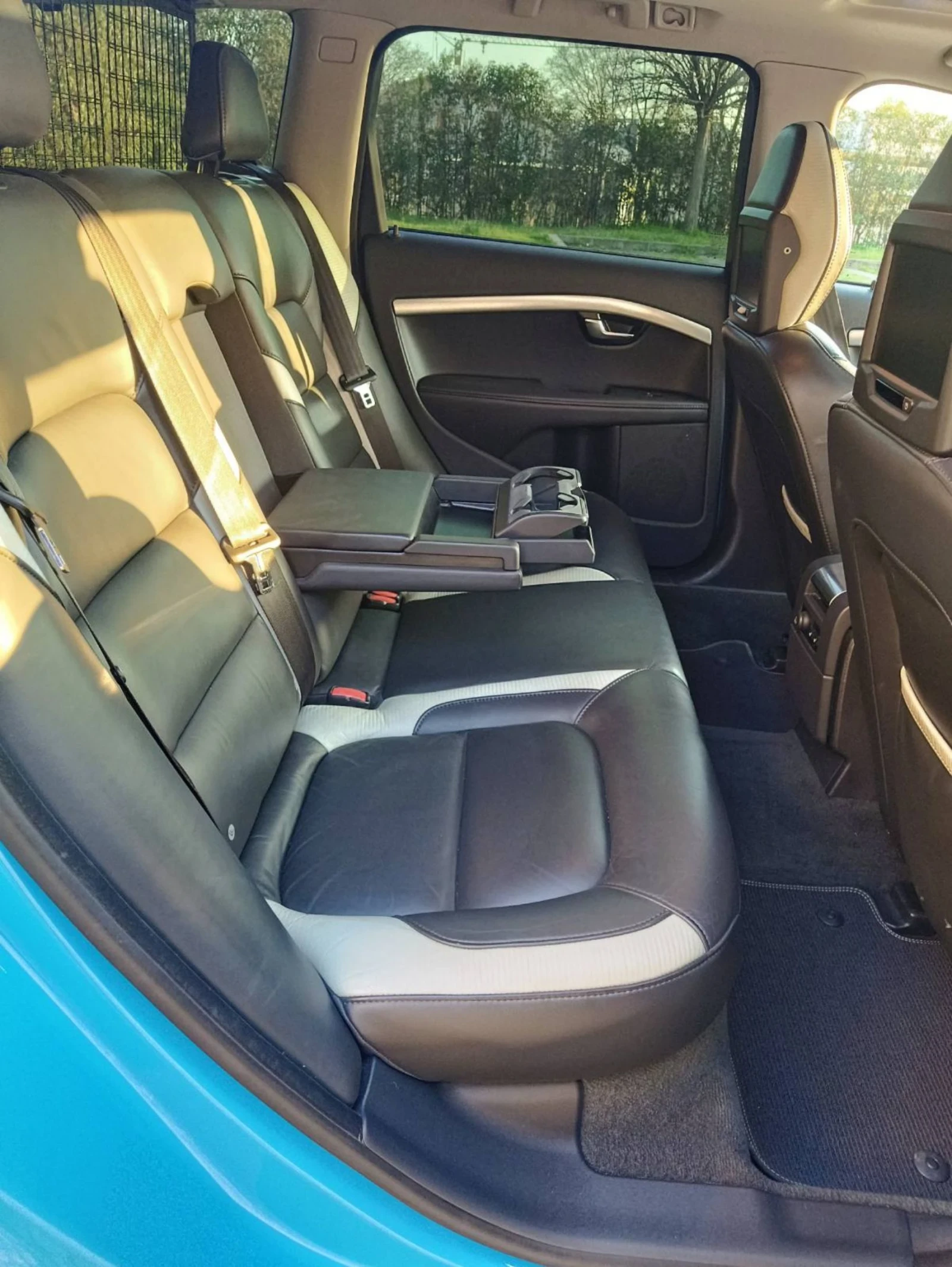 Volvo V70 V70 D5 AWD R DESIGN POLESTAR , снимка 11 - Автомобили и джипове - 51397808