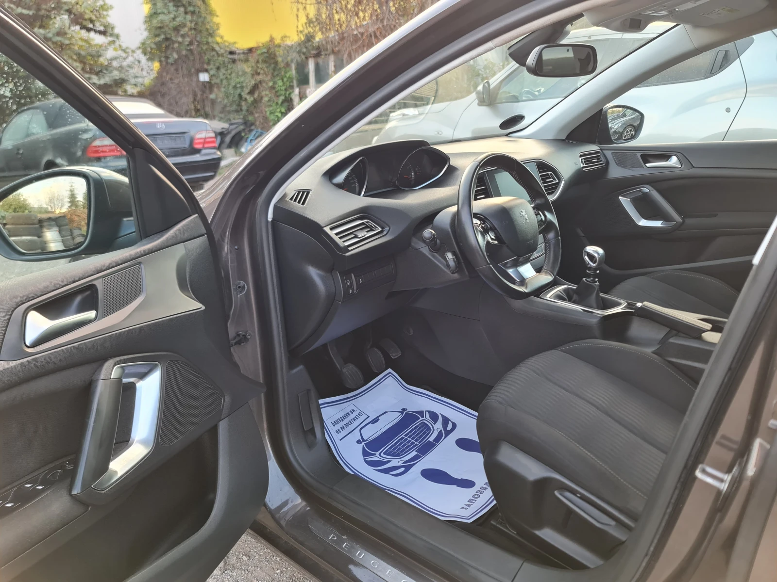 Peugeot 308 KATO ЧИСТО НОВ - изображение 9